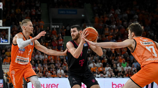 也因此得以 也因此得以