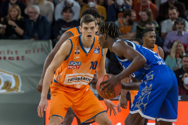 从加盟西甲 从加盟西甲